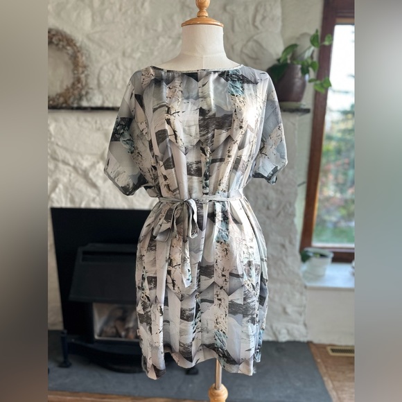 Sitka coastal Dress. - Picture 1 of 8